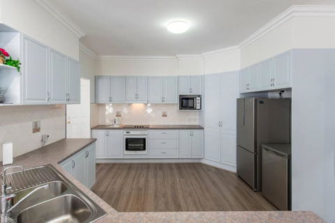 Admiralty Shores - LJHooker Yamba - Accommodation Rockhampton 4