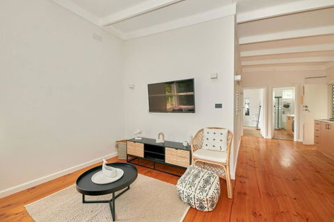 Adorable Beach Shack In The Heart Of Aireys Inlet - Accommodation Rockhampton 4