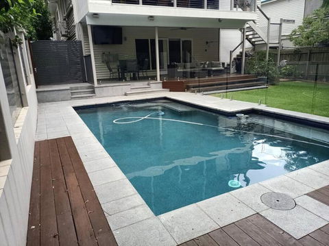 Adorable Private 2 Bedroom Guest Suite + Pool - Accommodation Rockhampton 4