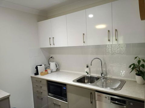 Adorable Private 2 Bedroom Guest Suite + Pool - Accommodation Rockhampton 1