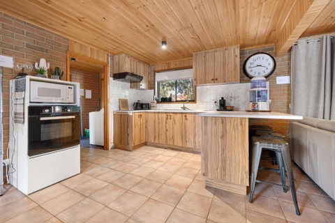 Affordable GEM In The Heart Of Inverloch - Accommodation Rockhampton 2