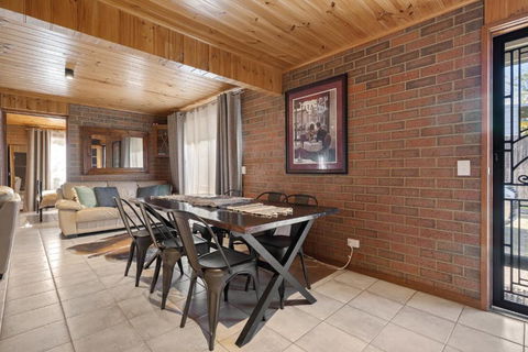 Affordable GEM In The Heart Of Inverloch - Accommodation Rockhampton 3