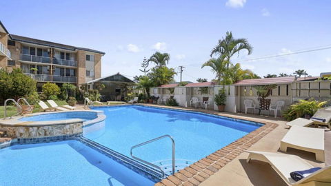 Affordable, Pool, Spa, Beach, Sleeps 5 - Accommodation Rockhampton 0