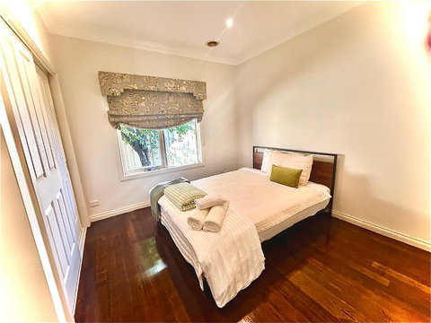 A Beautiful Home - Accommodation Rockhampton 4