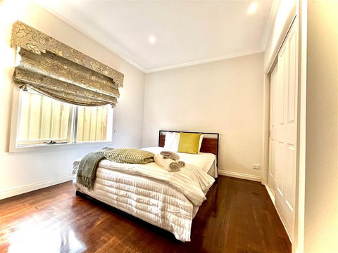 A Beautiful Home - Accommodation Rockhampton 3