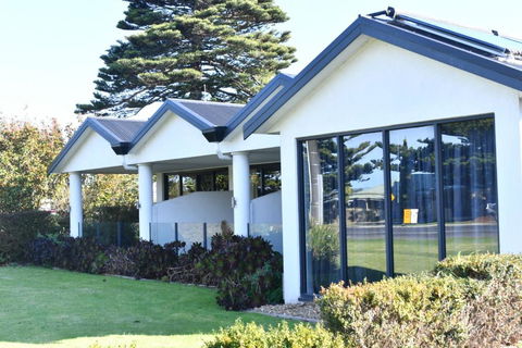 A1 Motels And Apartments Port Fairy - Accommodation Rockhampton 4