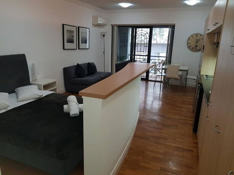 Accommodation Sydney Potts Point Pet Friendly Studio Apartment With Balcony - Accommodation Rockhampton 0