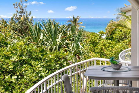 Andari Apartment 2, Sunshine Beach, Beachfront Street And Just Steps To Surf-club - Accommodation Rockhampton 0