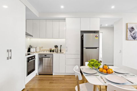 Ambrosia - East End Hillside Haven - Accommodation Rockhampton 3