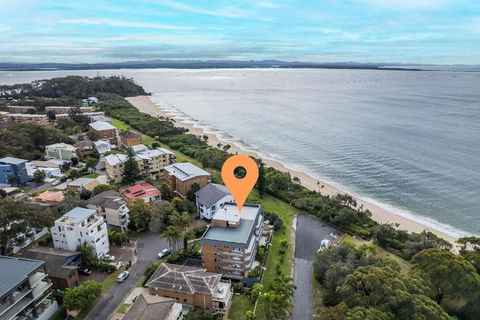 Albacore 3 Waterfront Pool Lift And Views - Accommodation Rockhampton 1