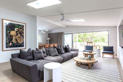 AL Sole - 4 Bedrooms - Pool - Location - Accommodation Rockhampton 0