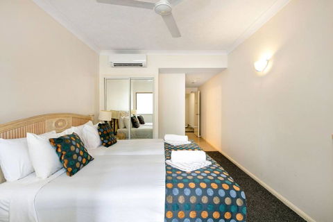 Alassio Poolside Resort - Palm Cove Beachfront Oasis - Accommodation Rockhampton 4
