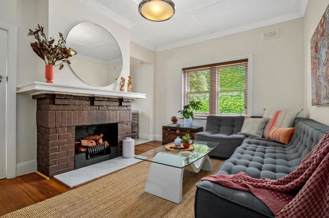 Albert Park Art Deco Gem Sleeps 5 Bevan 4 - Accommodation Rockhampton 2