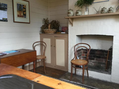 Albion Cottage - Accommodation Rockhampton 4