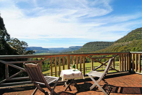 Alcheringa Cottage Amazing Location With Views - Accommodation Rockhampton 2