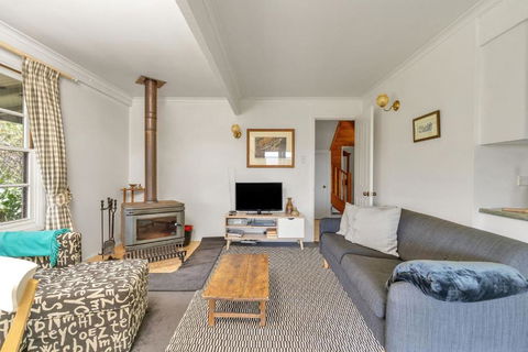 Alcheringa Cottage Amazing Location With Views - Accommodation Rockhampton 4