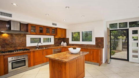 Alemar Close To Beach, Shops And Cafes Accom Holidays - Accommodation Rockhampton 3