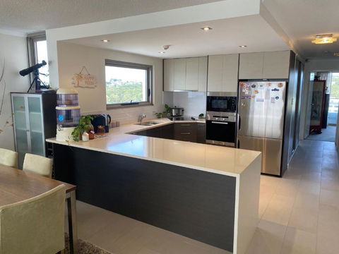 Alex Beachfront 3 Brm Apartment - 9th Floor - Accommodation Rockhampton 3