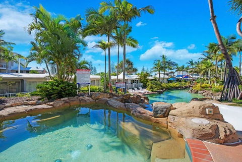 Alex Heads Beachfront Resort King Bed Studio Room - Accommodation Rockhampton 2