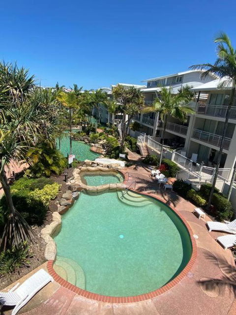 Alex Heads Beachfront Resort King Bed Studio Room - Accommodation Rockhampton 3