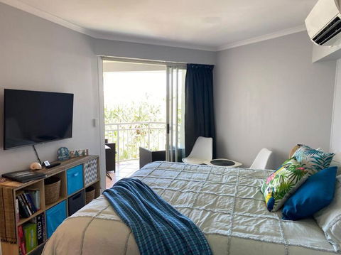Alex Heads Beachfront Resort King Bed Studio Room - Accommodation Rockhampton 4