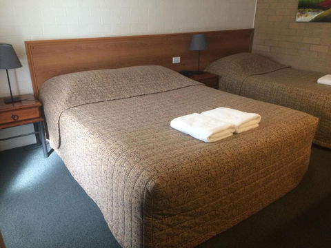 Alexander Motor Inn - Accommodation Rockhampton 0