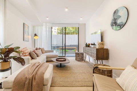 Alexandra Elegance - Riverside Living In Style - Accommodation Rockhampton 0