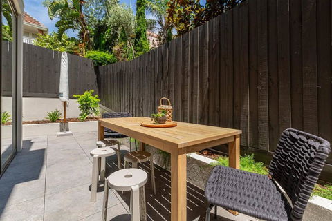 Alexandra Elegance - Riverside Living In Style - Accommodation Rockhampton 1
