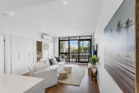 Alkira Luxe - 100m To Shops - Sleeps 4 - Accommodation Rockhampton 1