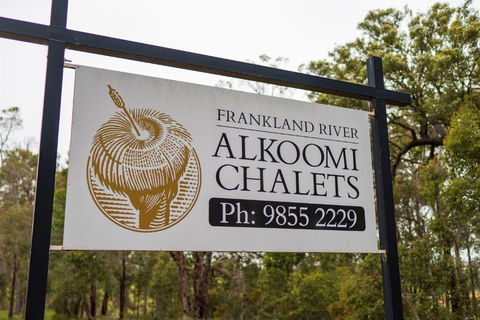 Alkoomi Chalets - Accommodation Rockhampton 4