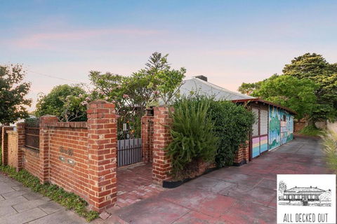 All Decked Out, Fremantle - Accommodation Rockhampton 3