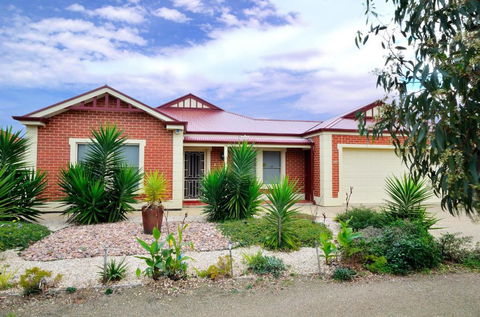 All Seasons Port Elliot Holiday House - Accommodation Rockhampton 0