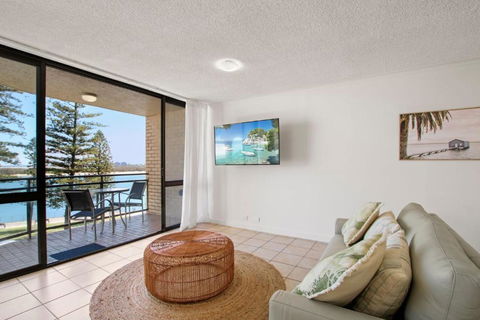 Allamanda, Unit 11, 32 Esplanade, Bulcock Beach - Accommodation Rockhampton 1