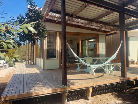 Alloca Beach Shack - Accommodation Rockhampton 0