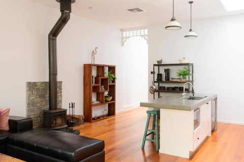 Alma, Art Deco Home In Caufield North - Accommodation Rockhampton 4