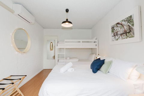 Alpine Mountain View - 24 Of 13-15 Kirwan Close - Accommodation Rockhampton 4