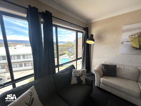 Alpine Mountain View 44 - Accommodation Rockhampton 4