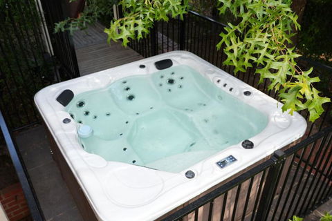 Alpine Sadler Retreat - Accommodation Rockhampton 1