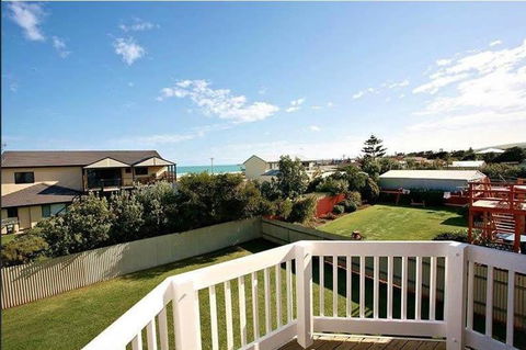 Alton Seas 67 Hargreaves Rd Middleton - No Linen Included - Accommodation Rockhampton 0