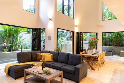 Amalfi - Port Douglas, Luxury In The Centre Of Town - Accommodation Rockhampton 0