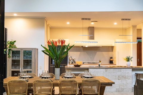 Amalfi - Port Douglas, Luxury In The Centre Of Town - Accommodation Rockhampton 3