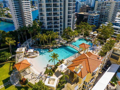 Amazing Chevron Heart Of Surfers Apartment - Accommodation Rockhampton 0