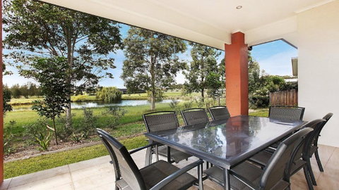 Amber Lakes - The Vintage - Accommodation Rockhampton 0