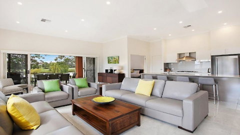 Amber Lakes - The Vintage - Accommodation Rockhampton 1