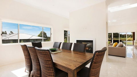 Amber Lakes - The Vintage - Accommodation Rockhampton 2