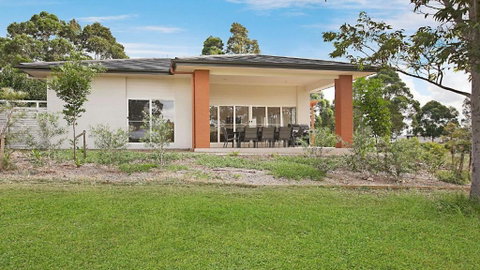 Amber Lakes - The Vintage - Accommodation Rockhampton 3