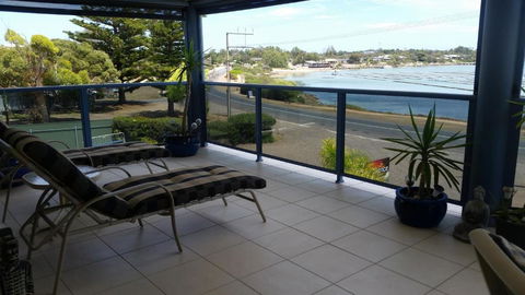 Ambience Apartments Penthouse - Accommodation Rockhampton 3