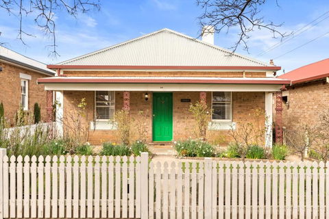 Ambrose On Byng - Central Location - Accommodation Rockhampton 1