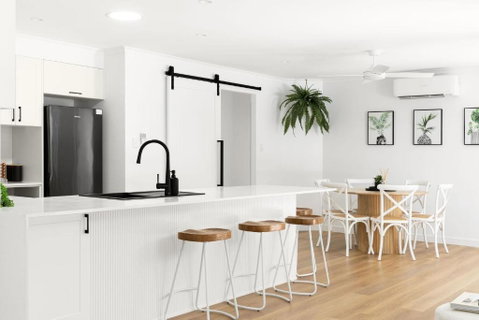 Amiri On Holbrook - Pet Friendly - Accommodation Rockhampton 1