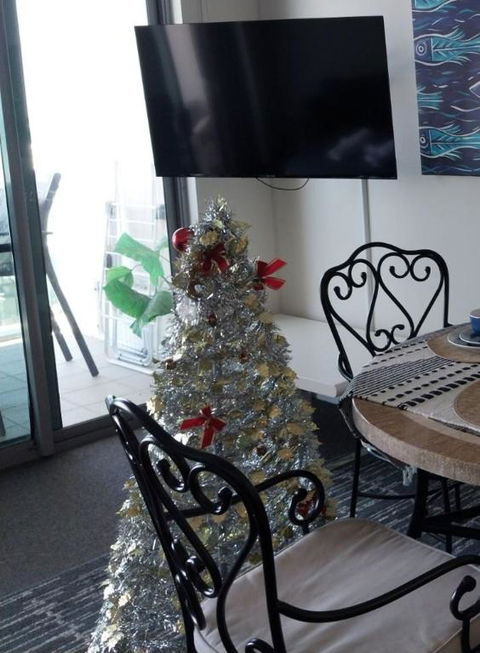 AN OCEAN,BEACHFRONT AND POOL VIEW Apartment 210 - Accommodation Rockhampton 2